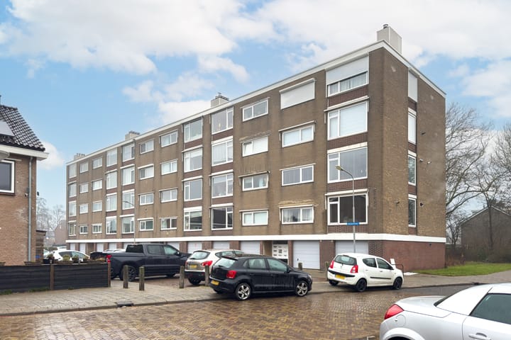 Portiekflat Mascagnistraat 18 in Heemskerk