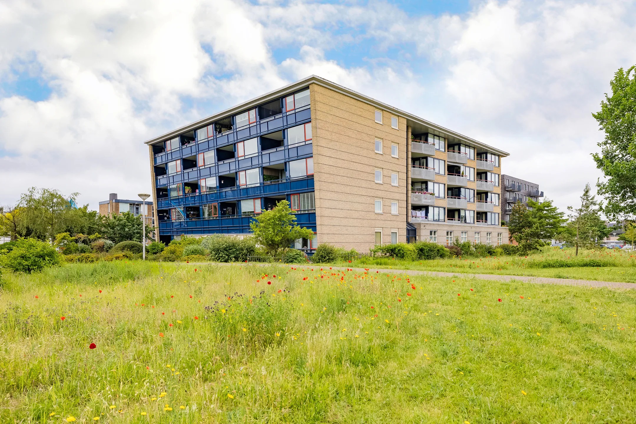 Galerijflat Grahamstraat 173 in IJmuiden