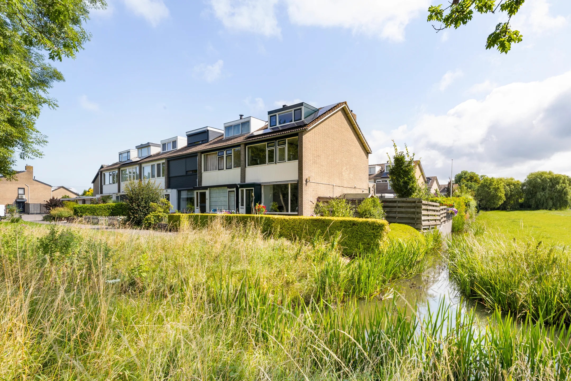 Hoekwoning J.A.Fijnvandraatlaan 133 in Weesp