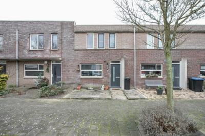 Eengezinswoning, tussenwoning Hertoginnenlaan 28 in Oostvoorne