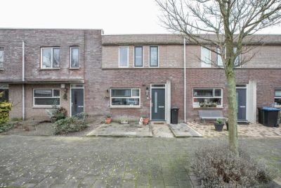 Eengezinswoning, tussenwoning Hertoginnenlaan 28 in Oostvoorne