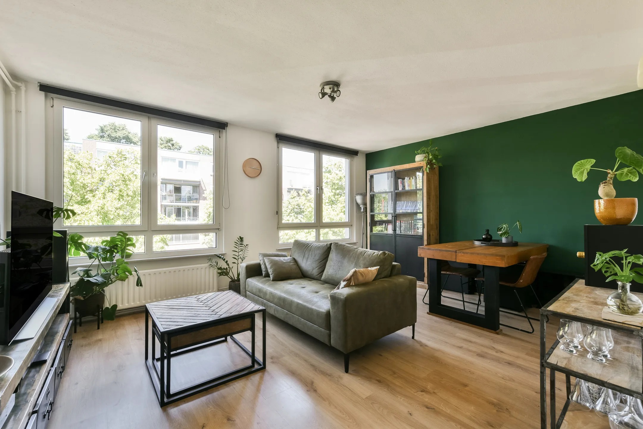Portiekflat Charlotte Brontéstraat 16 in Amsterdam