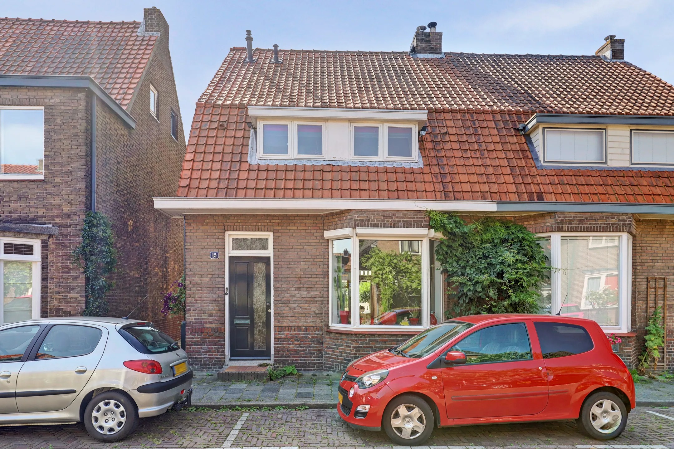 Geschakelde 2-onder-1-kapwoning Kamperfoeliestraat 15 in Goes