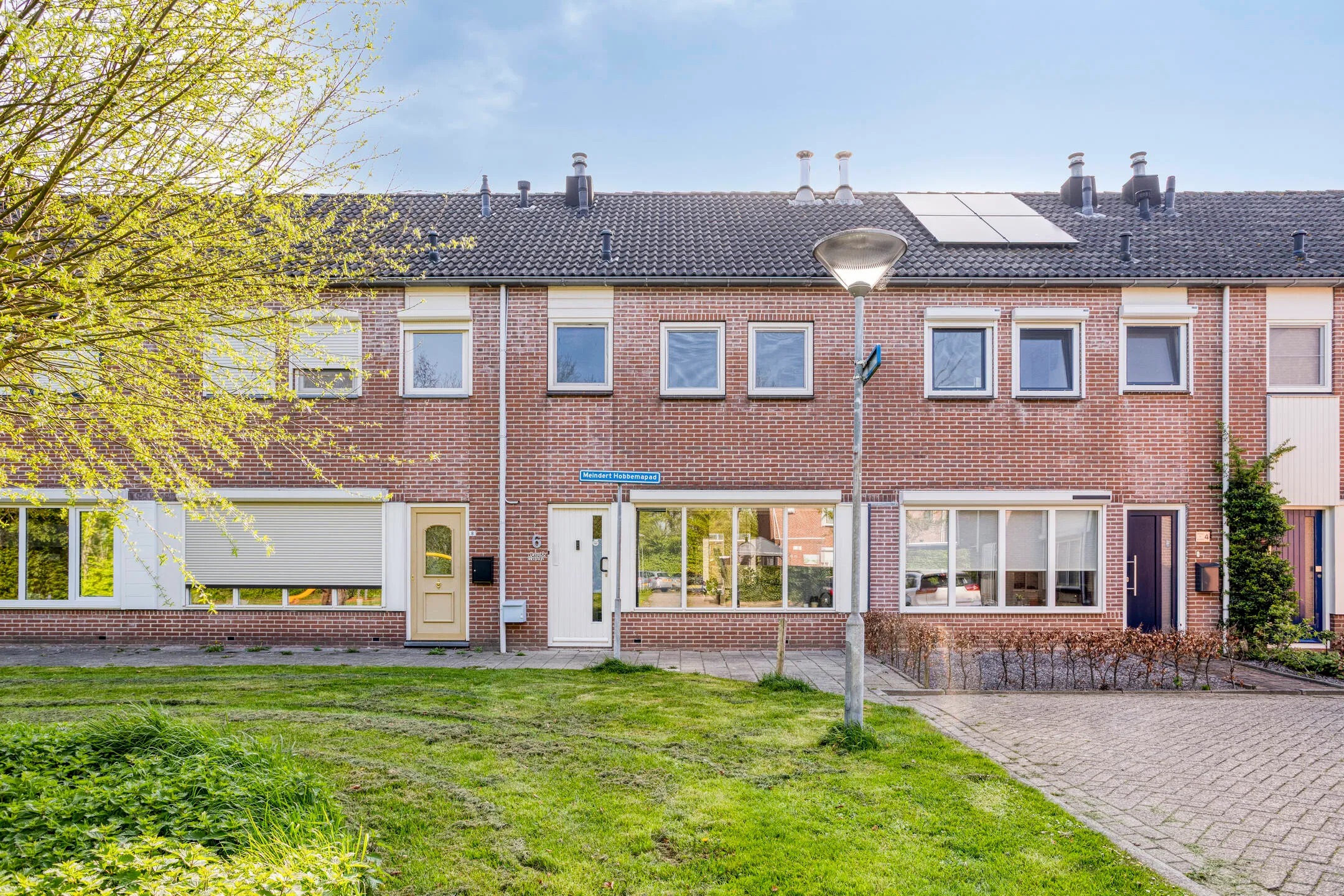 Tussenwoning Meindert Hobbemapad 6 in Axel