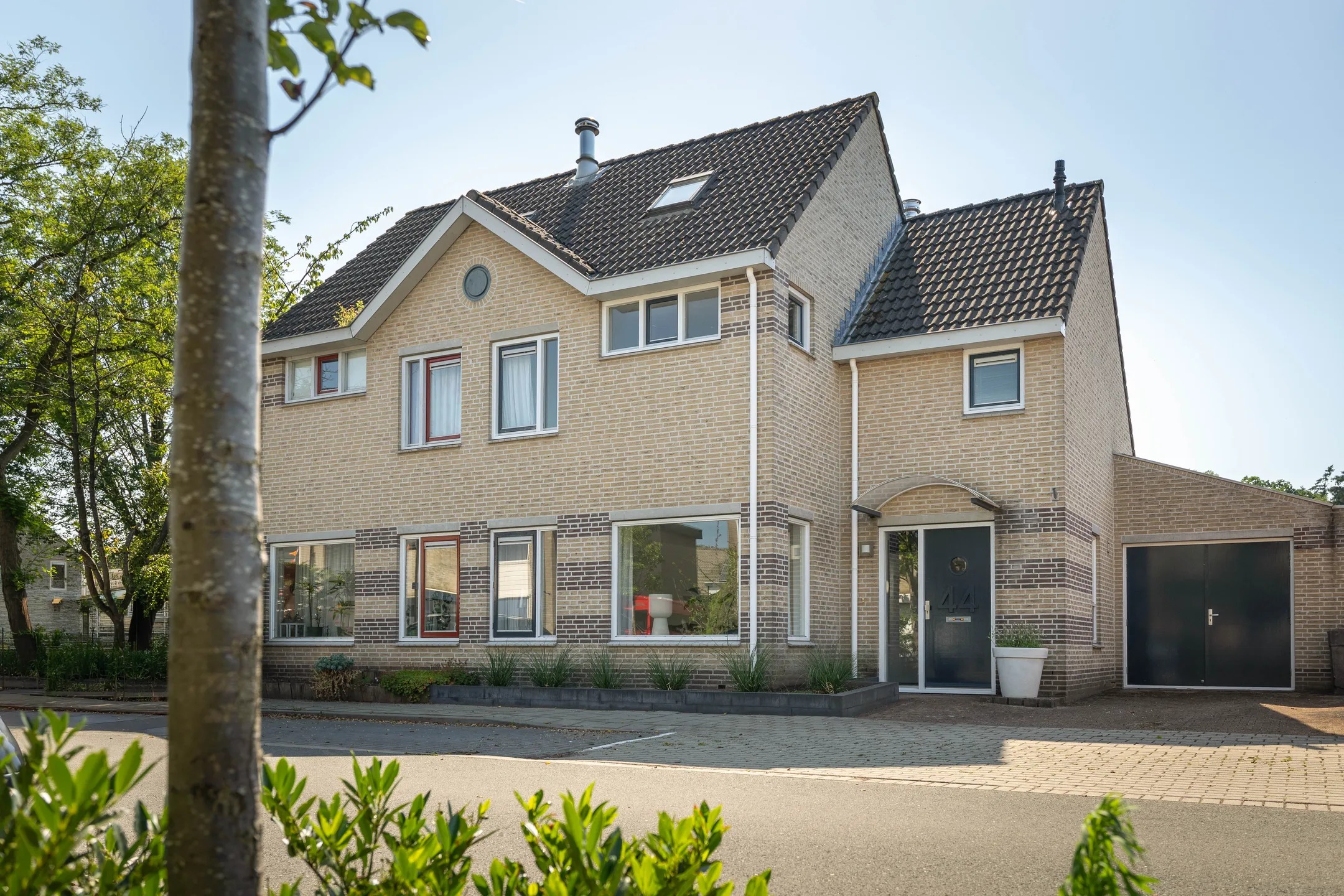 2-onder-1-kapwoning Bronsinklaan 44 in Deventer
