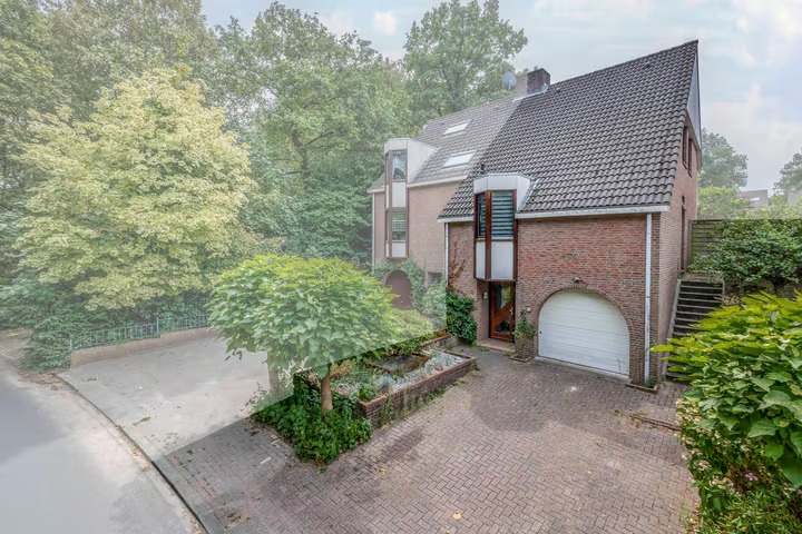 2-onder-1-kapwoning (drive-in woning) Tiglienstraat 67 in Tegelen