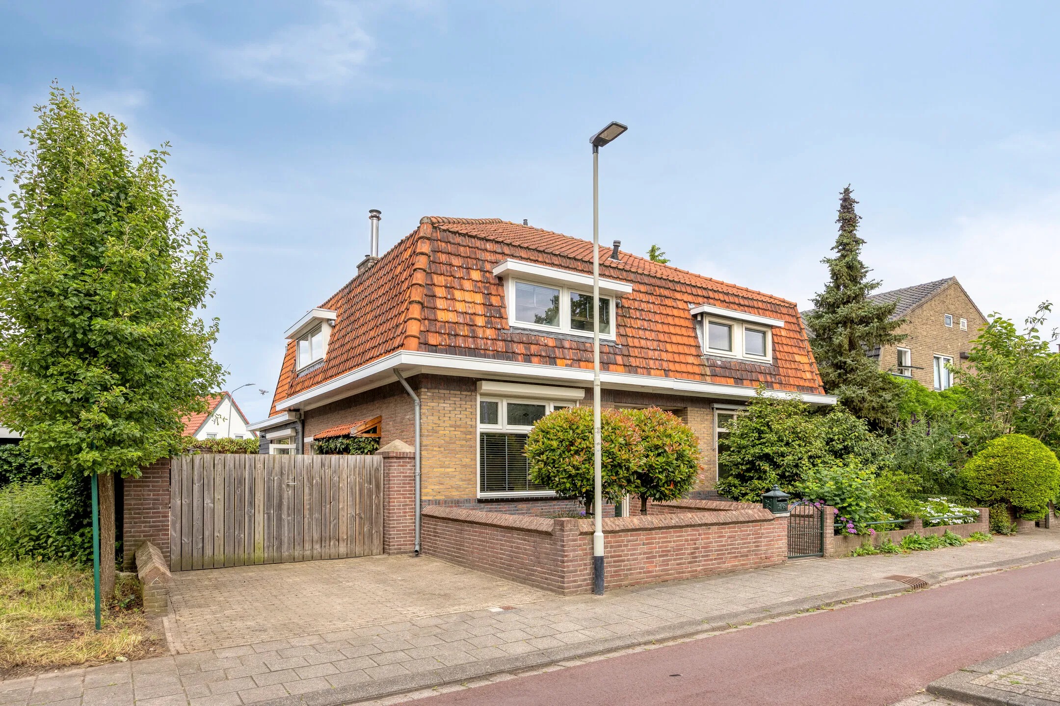 2-onder-1-kapwoning Terheijdenseweg 225 in Breda
