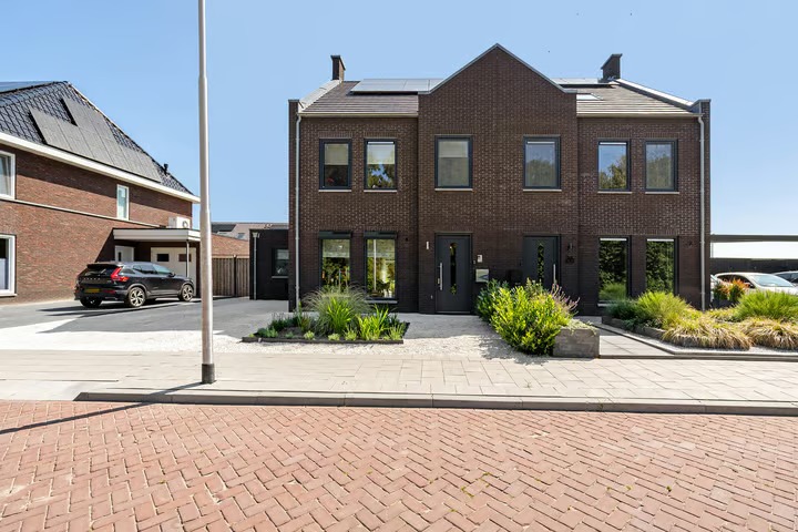 2-onder-1-kapwoning Raatakker 28 in Bant