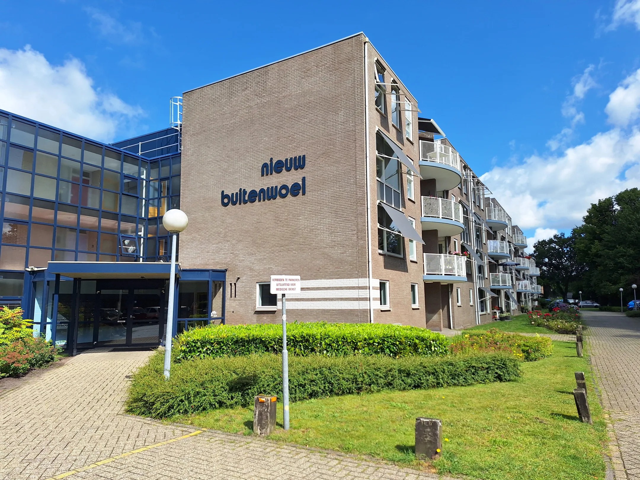 Galerijflat R.H. van Deestweg 4 74 in Veendam