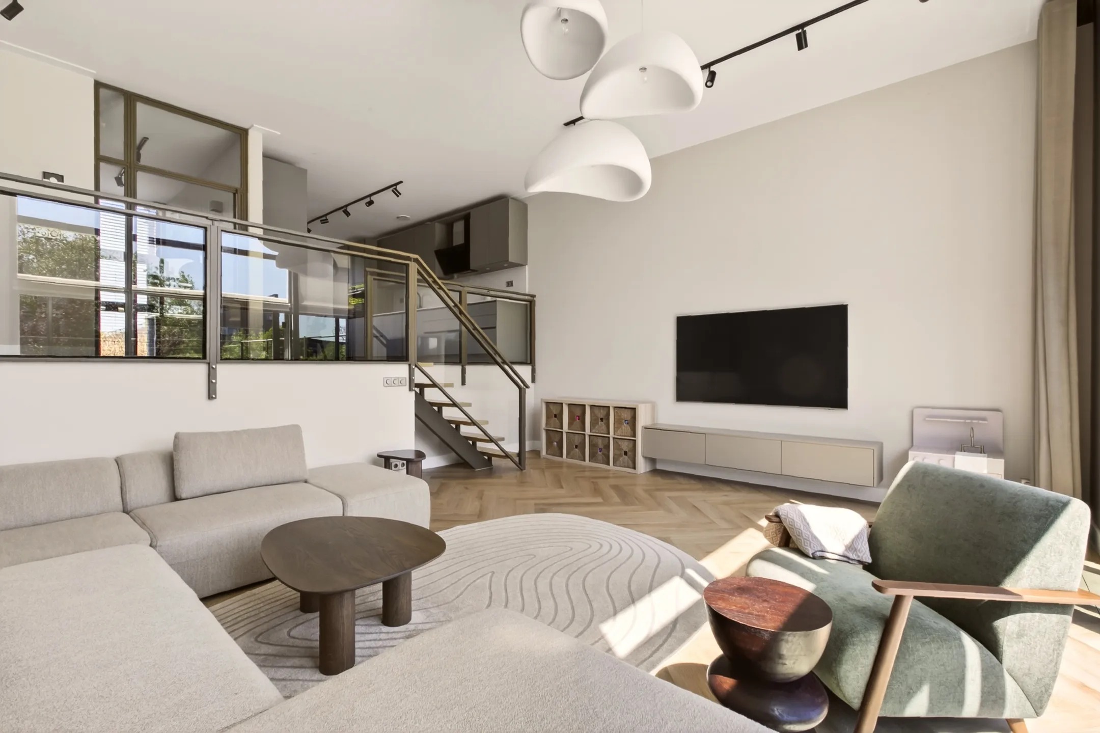 Hoekwoning (split-level woning) Balatonmeerlaan 1 in Amsterdam