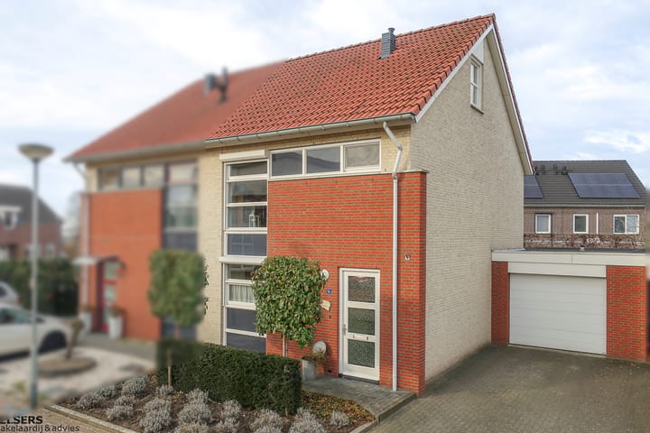 2-onder-1-kapwoning Heldens van de Mortellaan 14 in Beesel