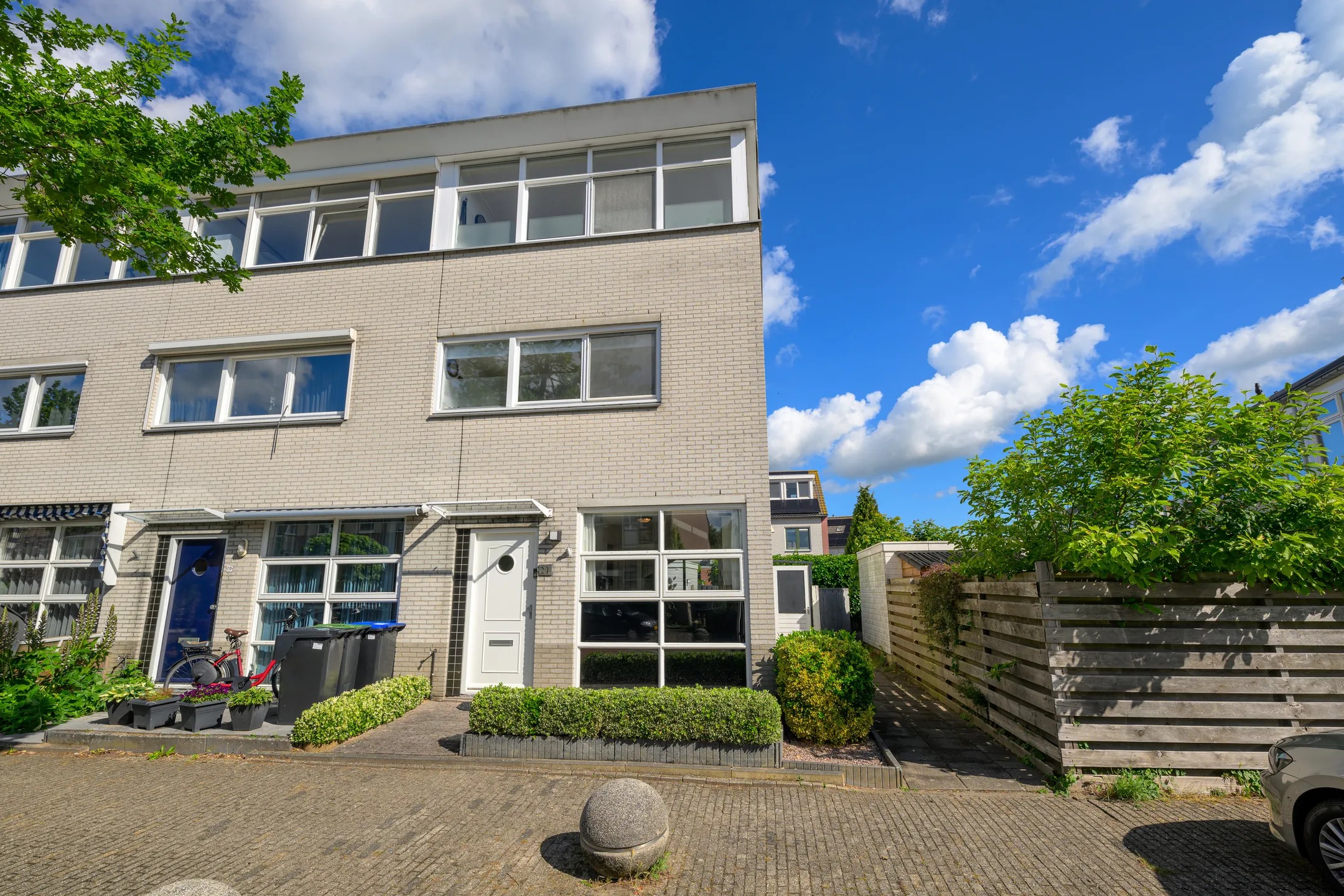 Hoekwoning Herenhof 21 in Leiderdorp