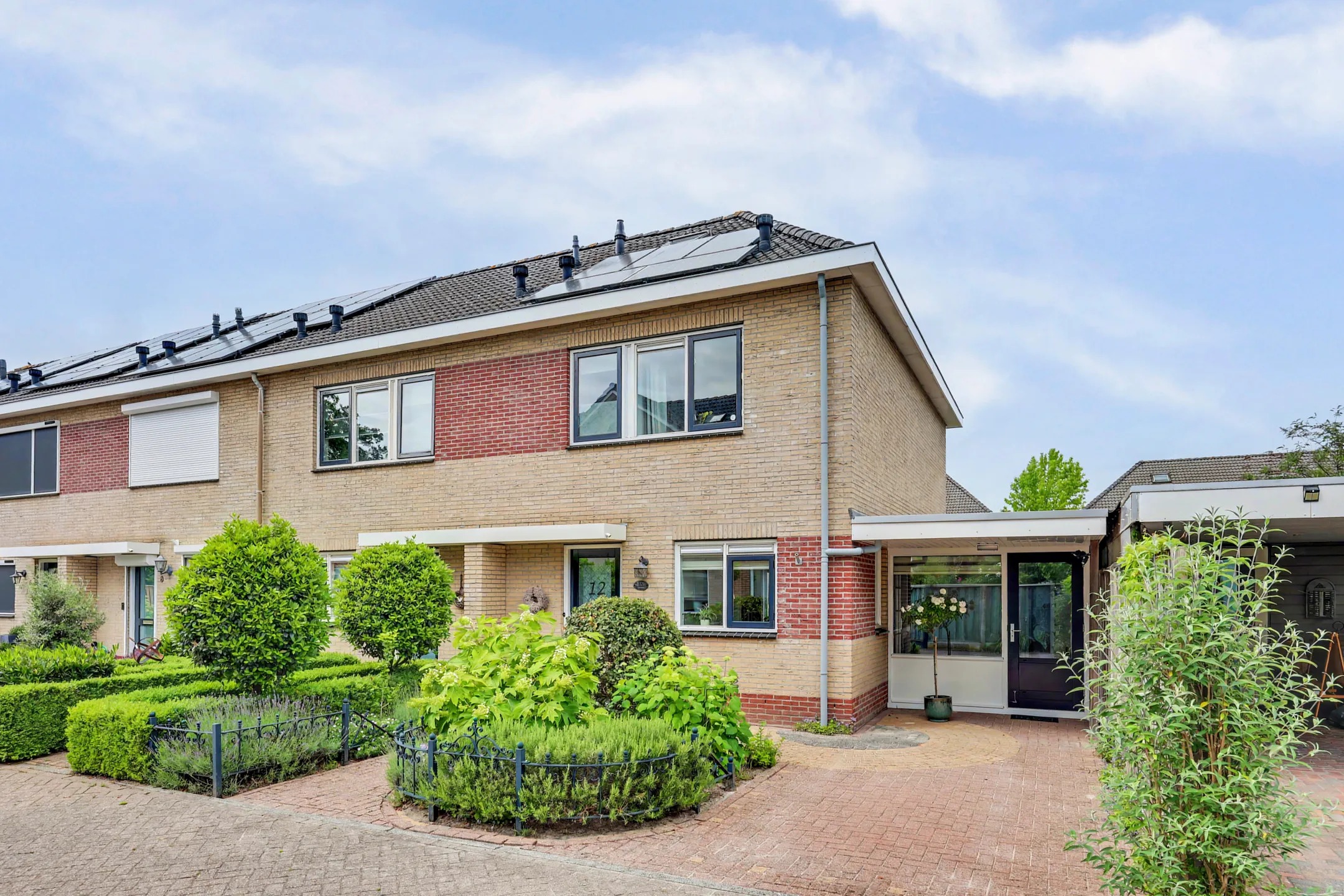 Hoekwoning De Ruiter 12 in Almelo