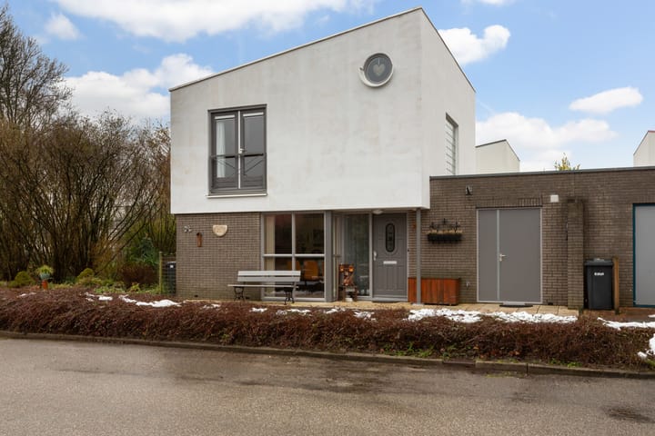 Hoekwoning Ruimtevaartbaan 18 a in IJsselstein