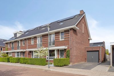 Hoekwoning Middenveld 17 in Den Dungen