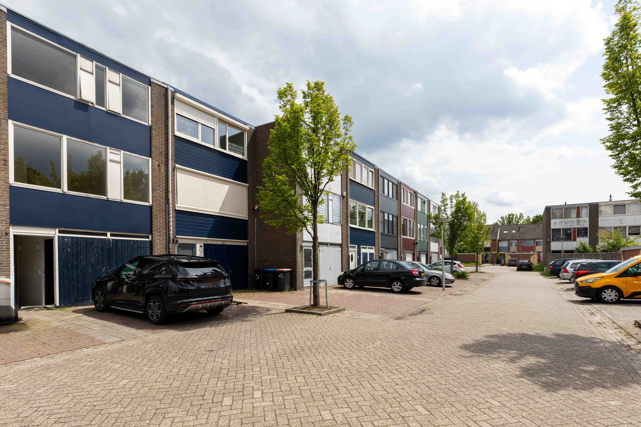 Tussenwoning (drive-in woning) Hanenberglanden 426 in Enschede