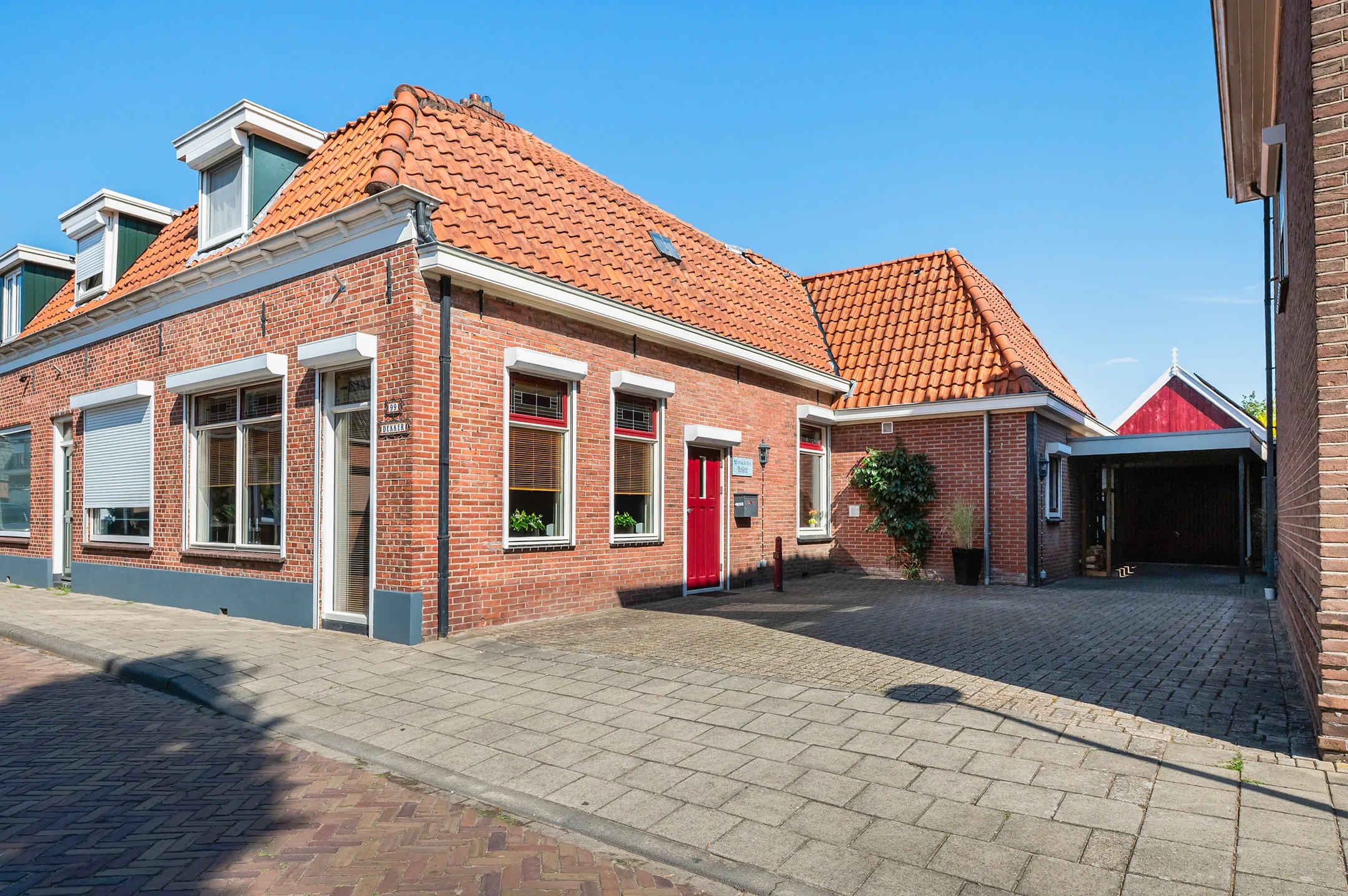 Hoekwoning Schoolstraat 99 in Goor