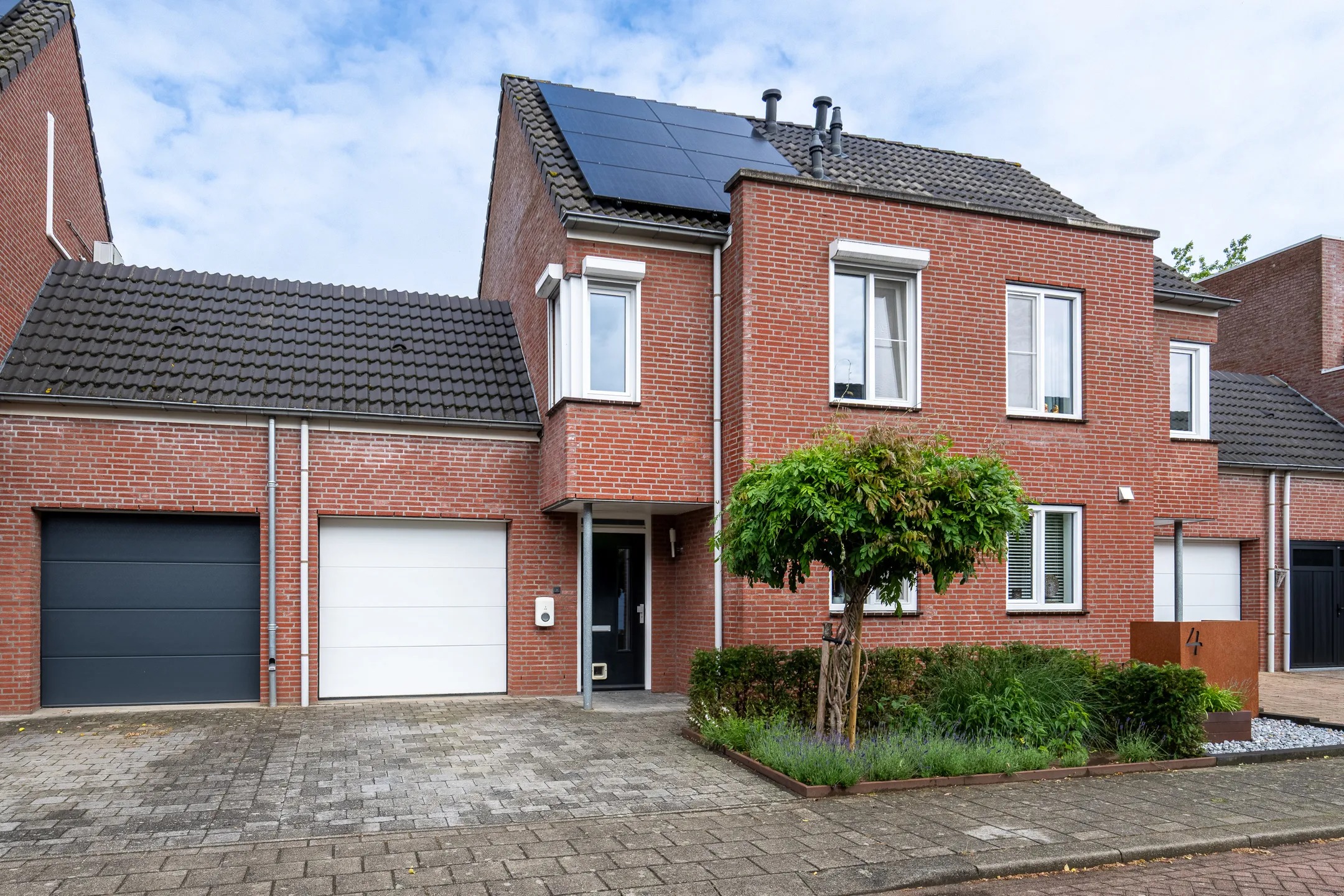 Geschakelde 2-onder-1-kapwoning Anthony Edenstraat 6 in Herten