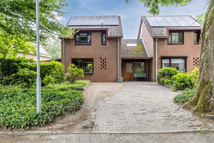 Eengezinswoning, geschakelde woning Luitenant Klopweg 6 in Venlo