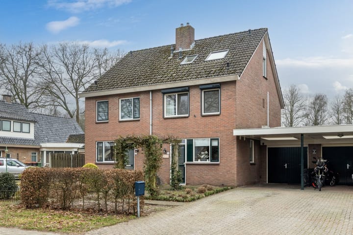 2-onder-1-kapwoning Van Roijensweg 21 b in Bergentheim