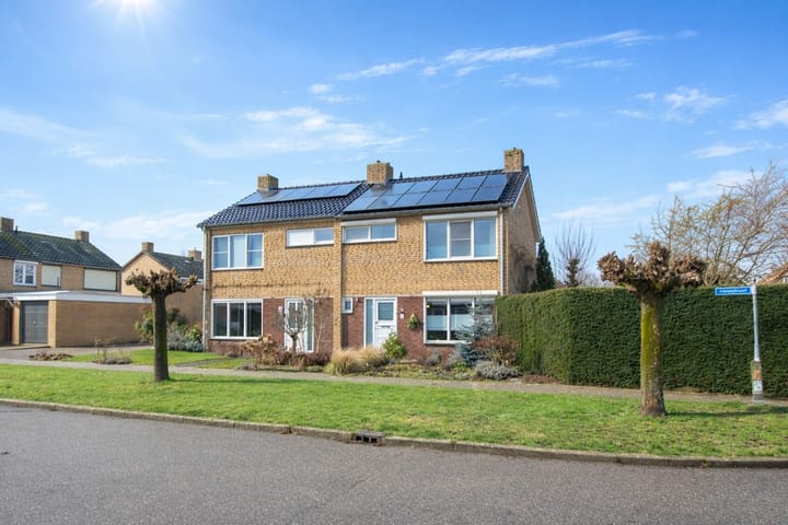 Hoekwoning Irenestraat 4 in Grathem