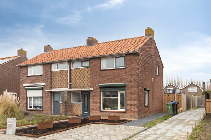 Hoekwoning Waardekensstraat 11 in Kapelle