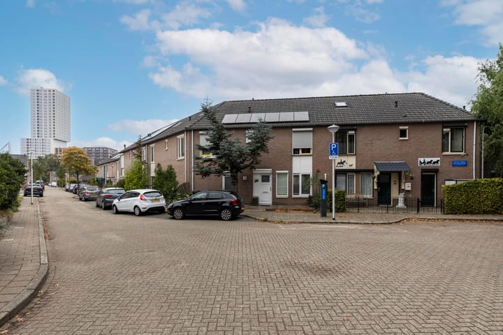 Tussenwoning Christina Bakker-van Bossestraat 39 in Eindhoven