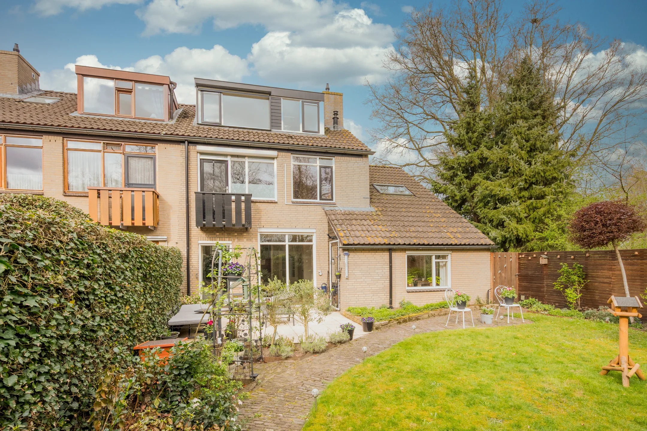 Hoekwoning Ostadehof 22 Nijkerk
