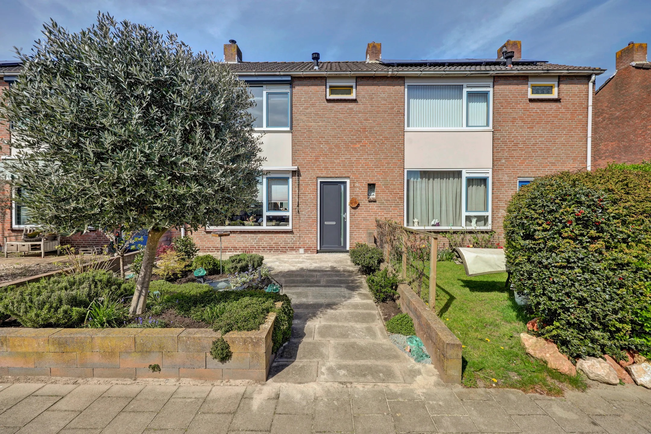 Tussenwoning Trompstraat 28 in Maasdijk