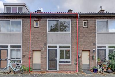 Eengezinswoning, tussenwoning Arthur van Schendelstraat 8 in Amsterdam
