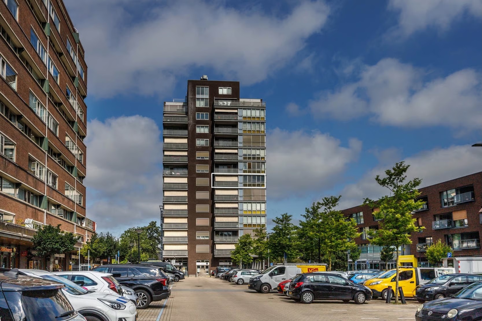 Portiekflat Laan van Berendrecht 288 in Leiderdorp