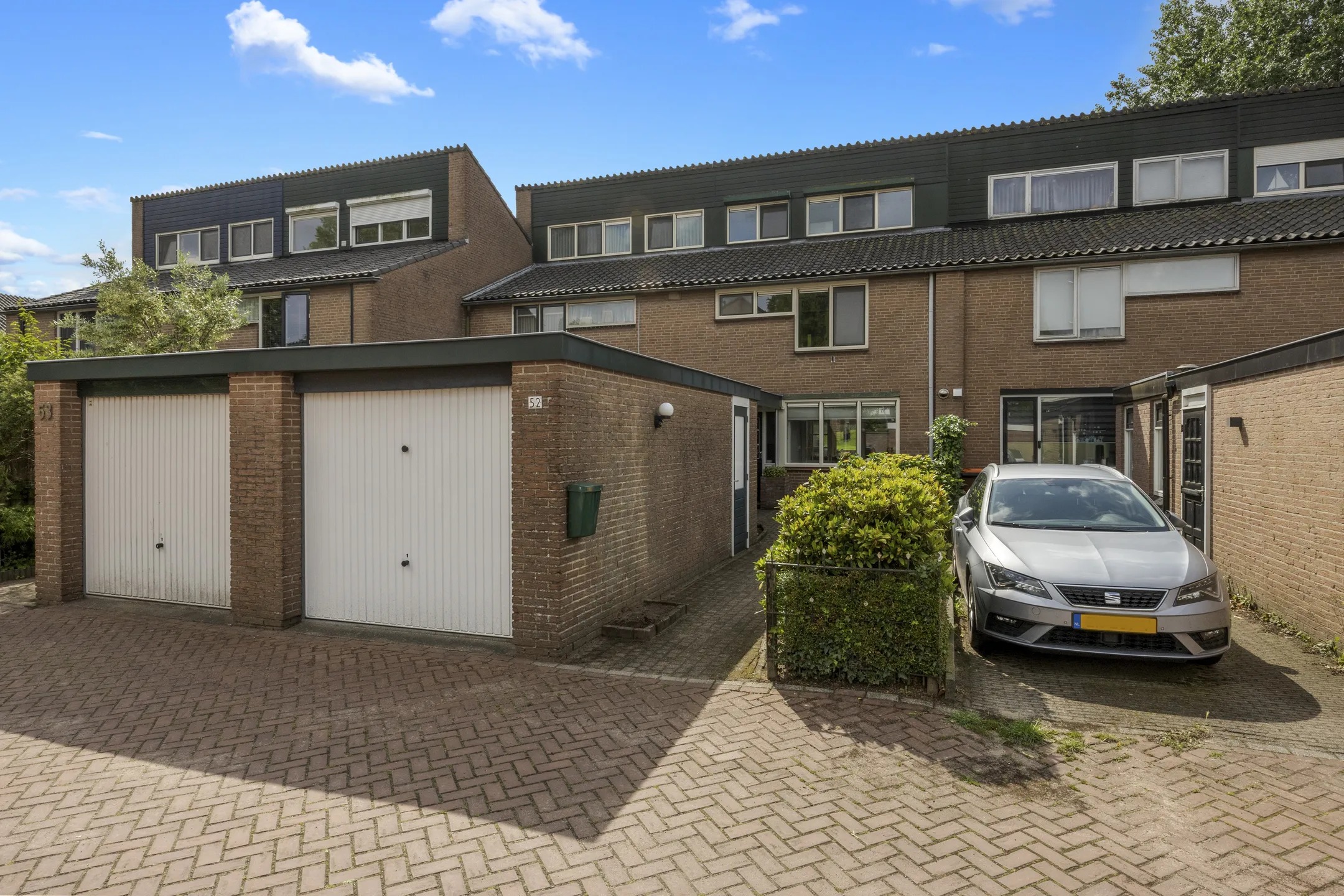 Tussenwoning Doornenburg 52 in Barneveld