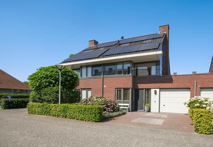 Geschakelde woning Gravin Gertrude 34 in Huizen