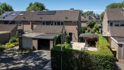 Eengezinswoning, hoekwoning Beekweide 51 in Epe