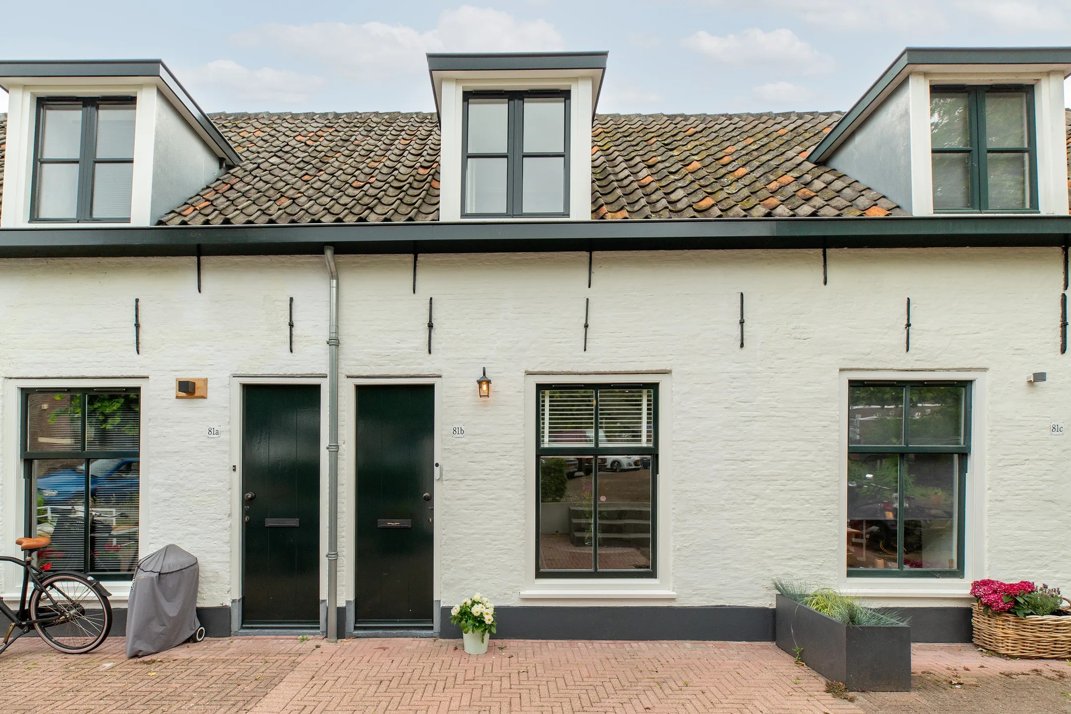 Tussenwoning (hofjeswoning) Vest 81 b in Gouda
