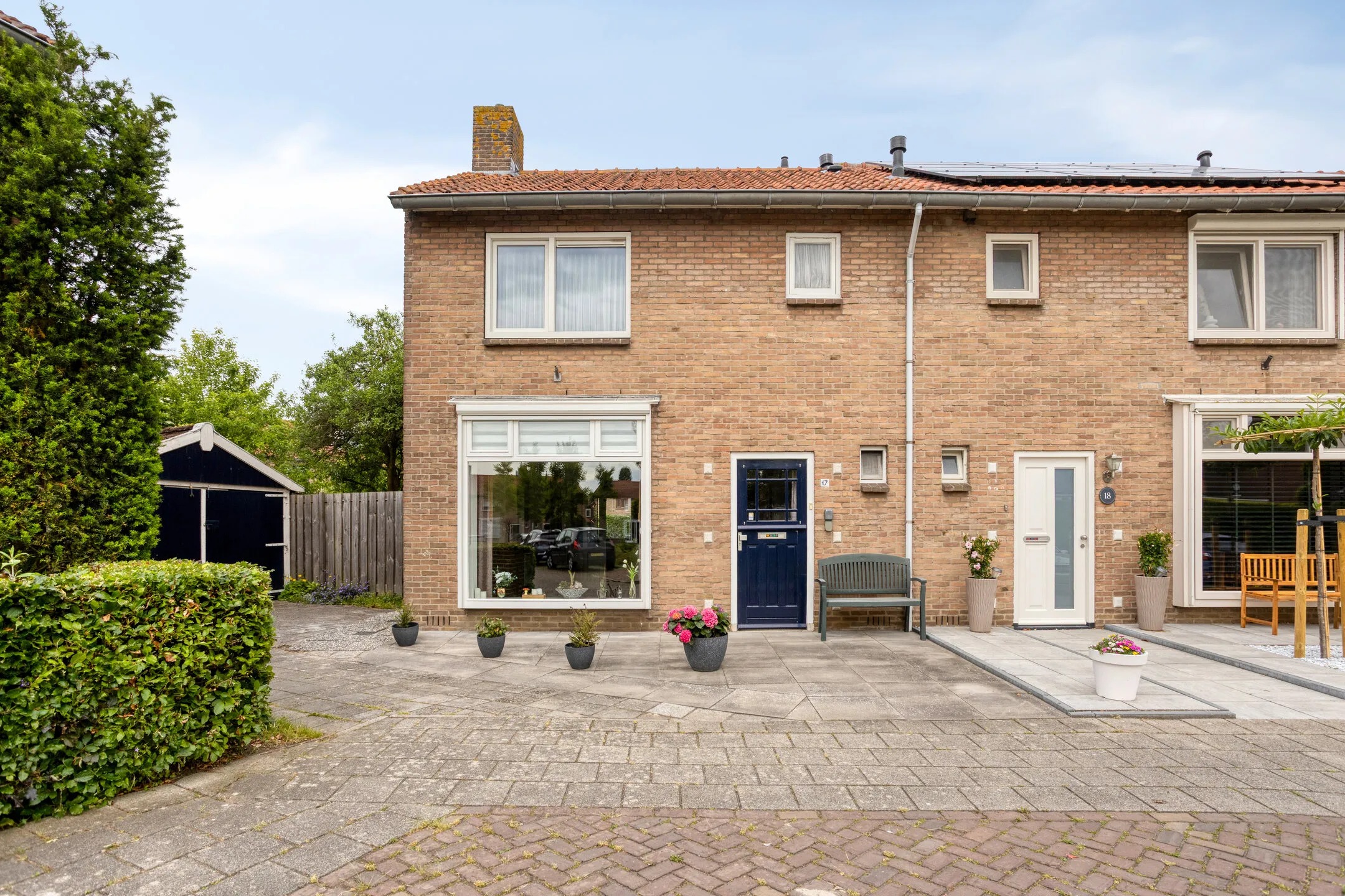 Hoekwoning Magnoliaplein 17 in IJsselmuiden