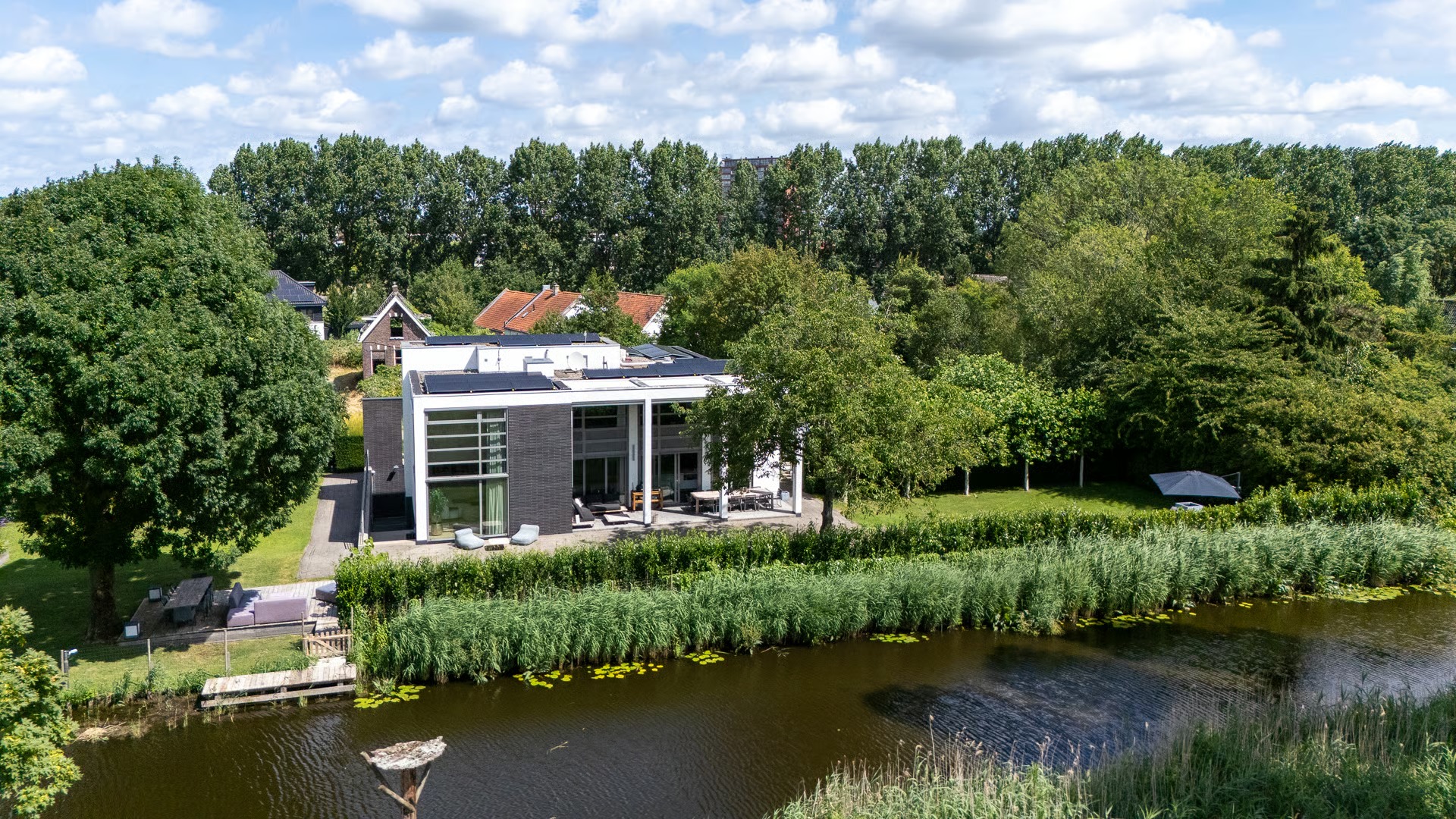 Vrijstaande woning Ringvaartweg 147 in Rotterdam