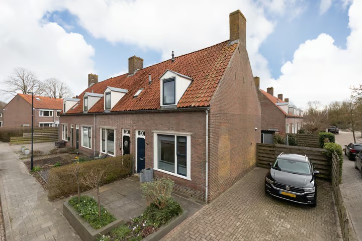 Hoekwoning Hid Herostraat 63 in Bolsward