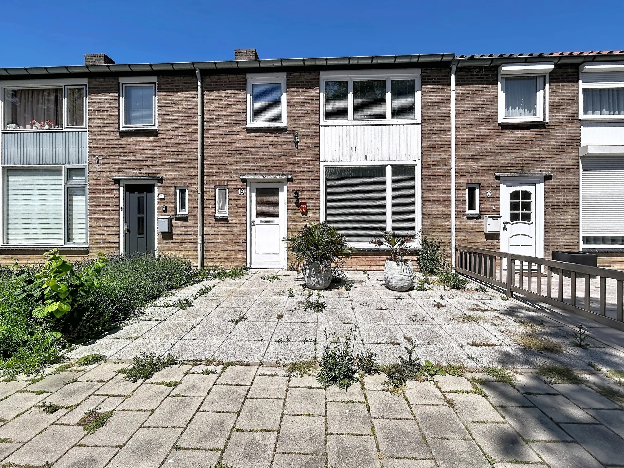 Tussenwoning Paulus Potterstraat 19 in Oostburg