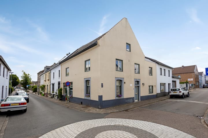 Hoekwoning Grote Straat 73 in Berg en Terblijt