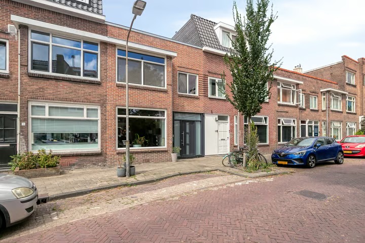 Tussenwoning Cornelis van Noordestraat 44 in Haarlem