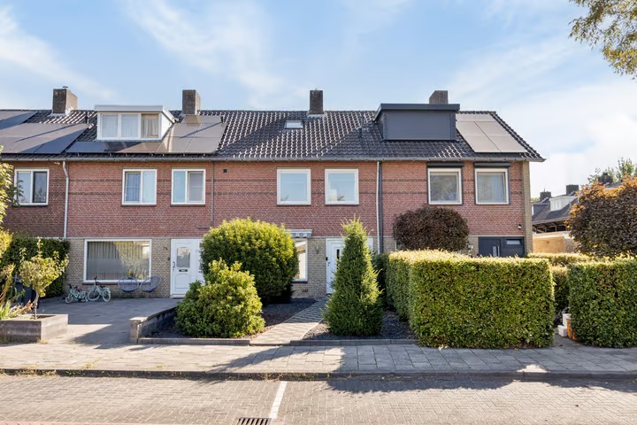 Tussenwoning Tolhuislaan 76 in Etten-Leur