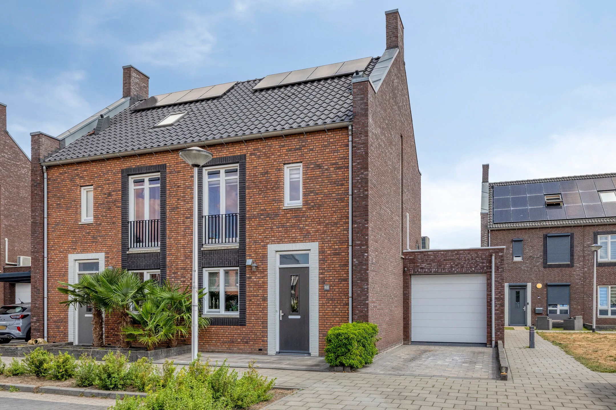 2-onder-1-kapwoning Maximastraat 48 in St. Willebrord