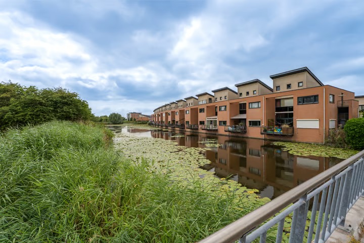 Tussenwoning Etudestraat 93 Hellevoetsluis