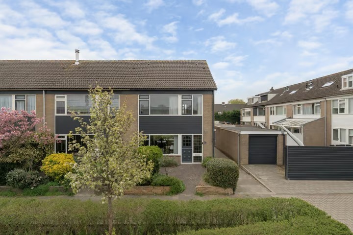 Hoekwoning Zonnebloemstraat 42 in Katwijk