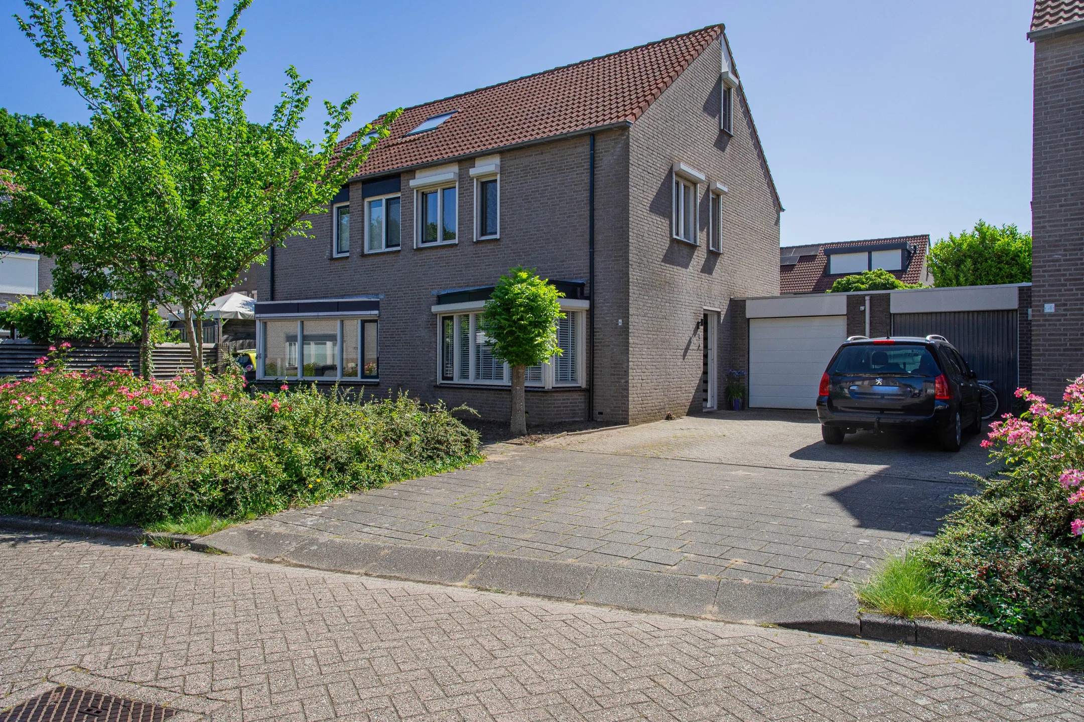 Geschakelde 2-onder-1-kapwoning Nierslaan 6 in Helmond
