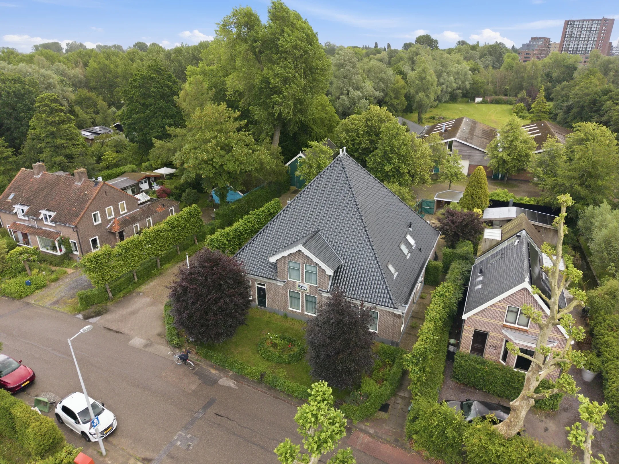2-onder-1-kapwoning (dijkwoning) Kadoelenweg 221 W in Amsterdam