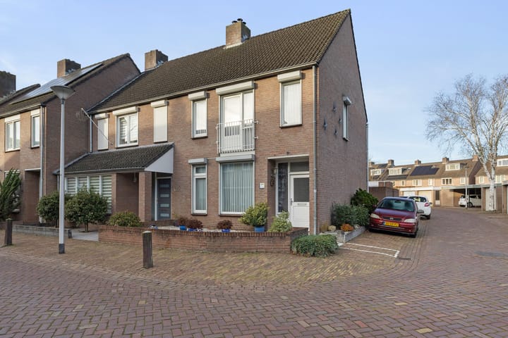 Hoekwoning Unastraat 17 B in Valkenswaard