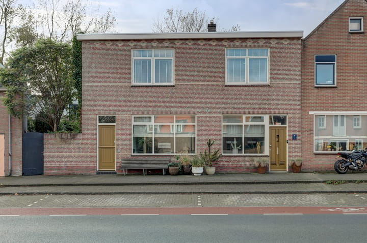 Hoekwoning Zeeweg 99 in Katwijk