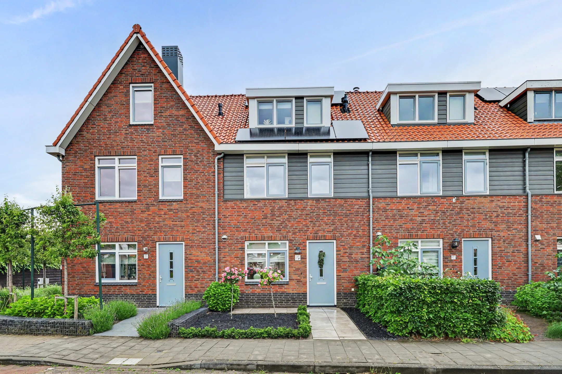Tussenwoning Deltastraat 1 a in Nieuwerkerk